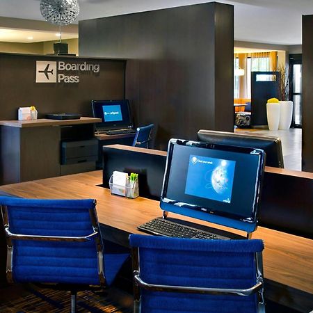 Courtyard By Marriott Hartford Windsor Airport Hotell Exteriör bild