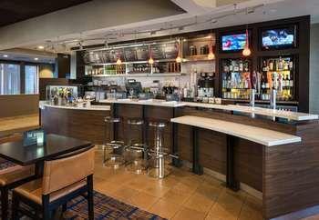Courtyard By Marriott Hartford Windsor Airport Hotell Exteriör bild