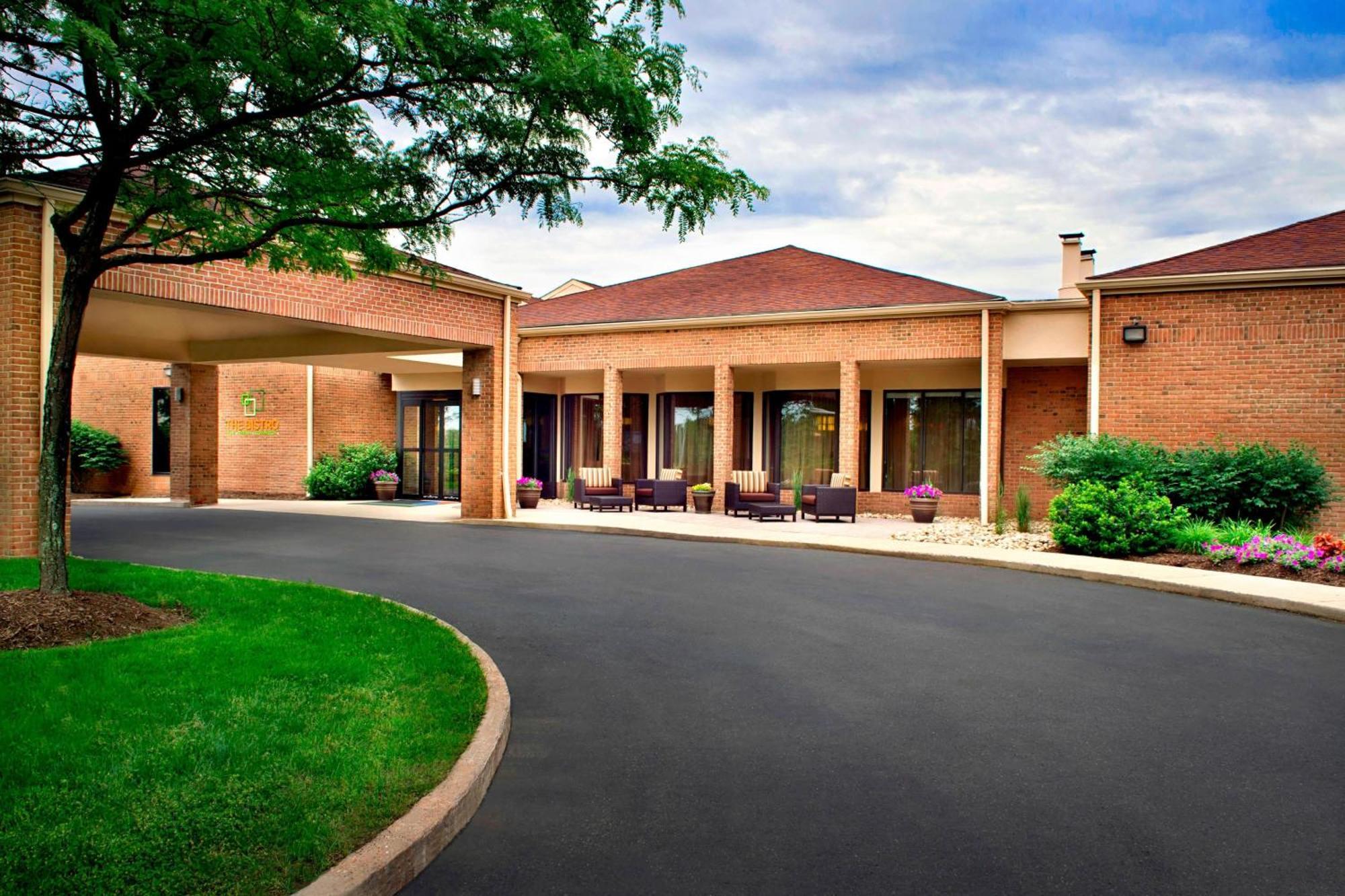 Courtyard By Marriott Hartford Windsor Airport Hotell Exteriör bild