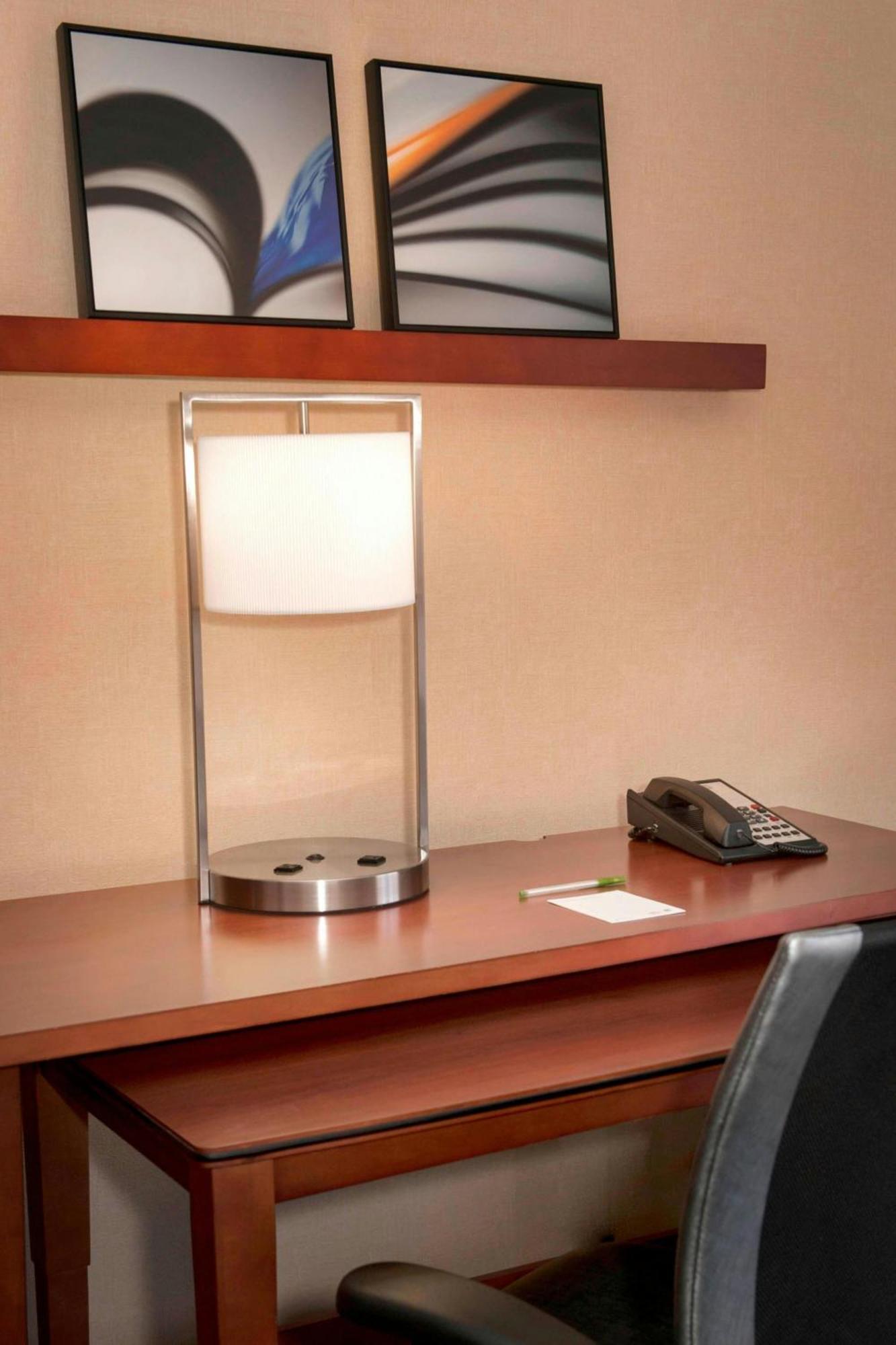 Courtyard By Marriott Hartford Windsor Airport Hotell Exteriör bild