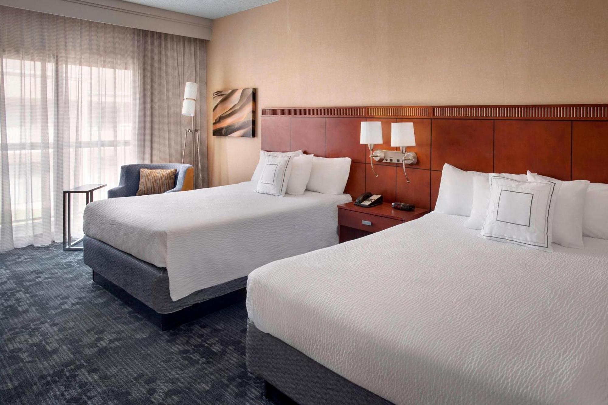 Courtyard By Marriott Hartford Windsor Airport Hotell Exteriör bild